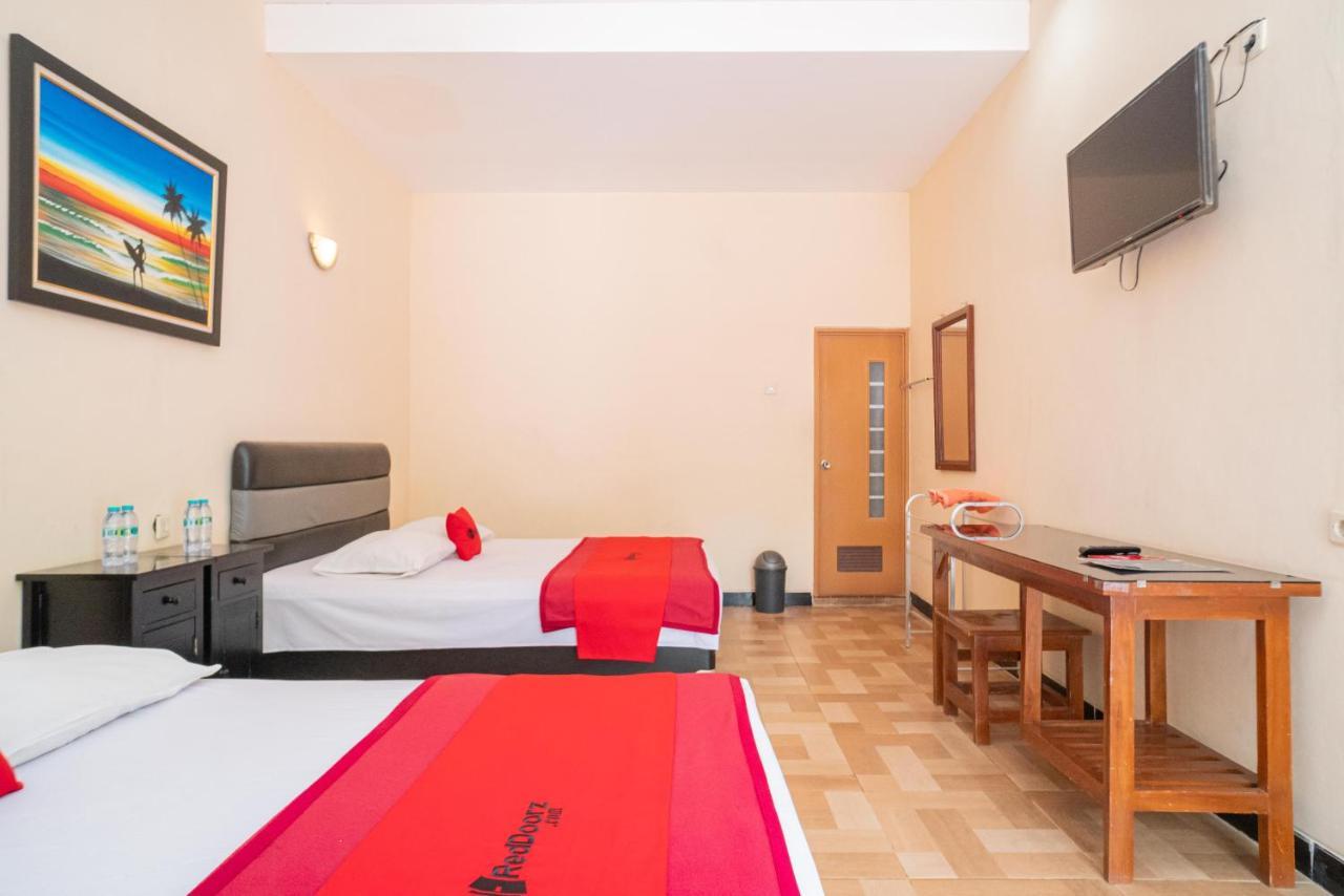 Reddoorz @ Panglima Sudirman Madiun Otel Dış mekan fotoğraf