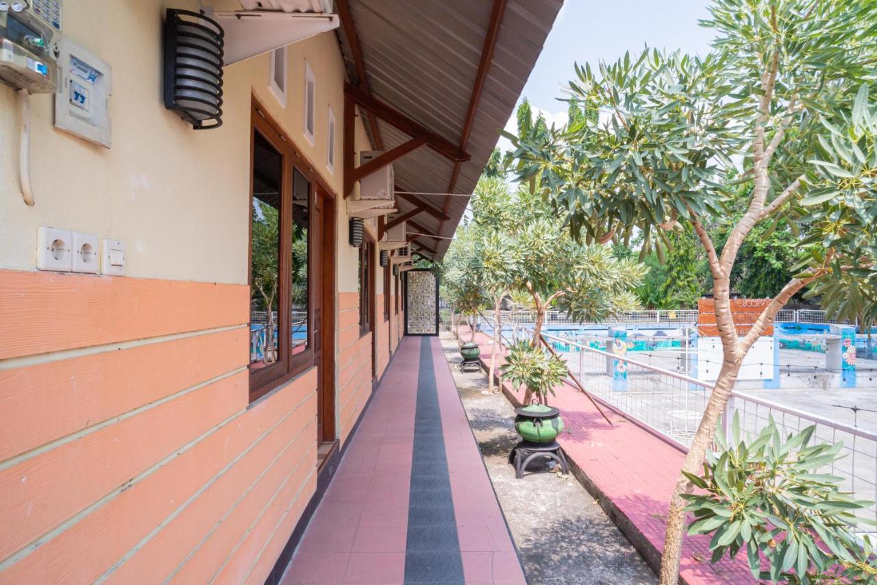 Reddoorz @ Panglima Sudirman Madiun Otel Dış mekan fotoğraf