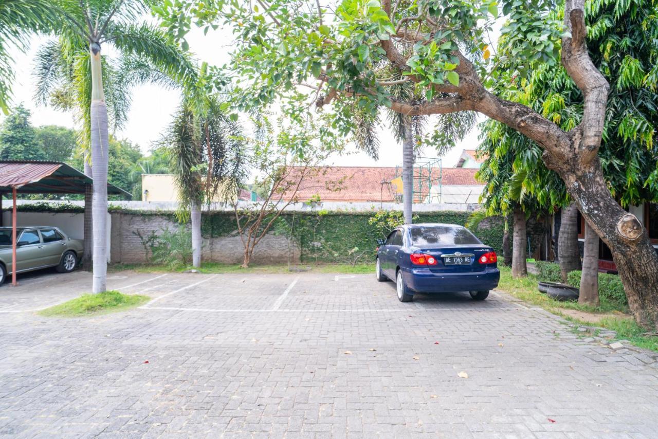 Reddoorz @ Panglima Sudirman Madiun Otel Dış mekan fotoğraf