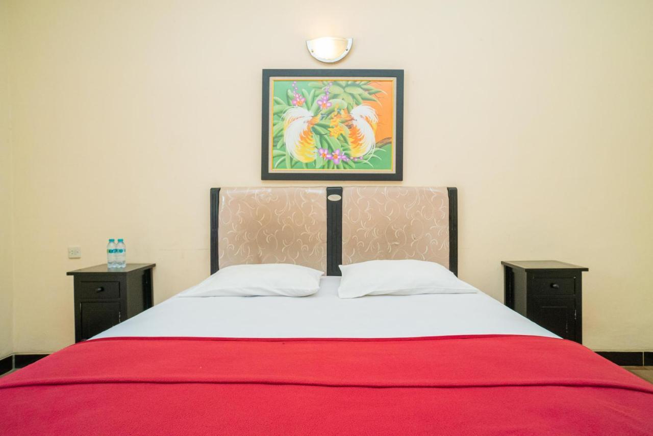 Reddoorz @ Panglima Sudirman Madiun Otel Dış mekan fotoğraf