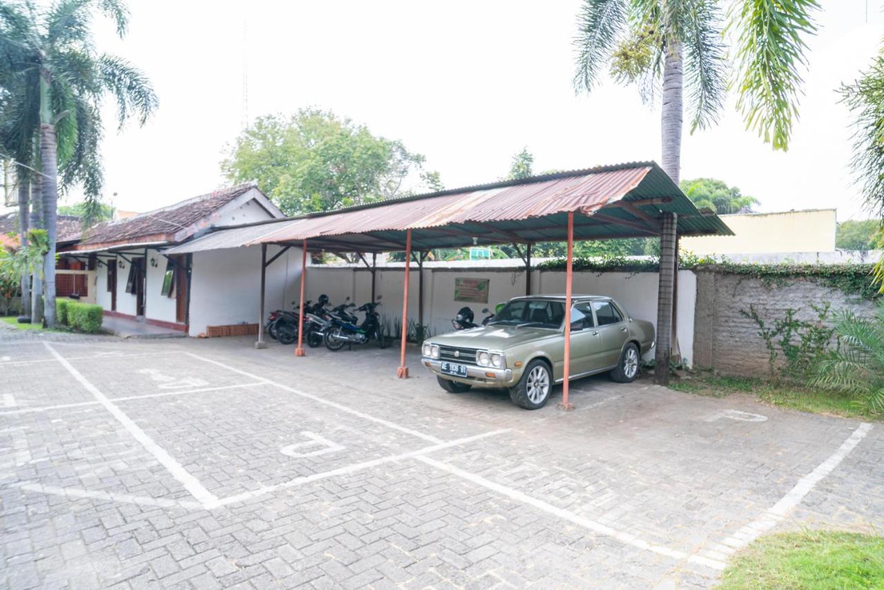 Reddoorz @ Panglima Sudirman Madiun Otel Dış mekan fotoğraf